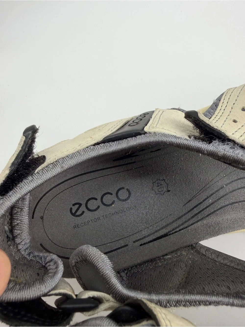 ECCO Yucatan Offroad Sandals Womens Size 40 / US 9-9.5 Beige Gray Strap